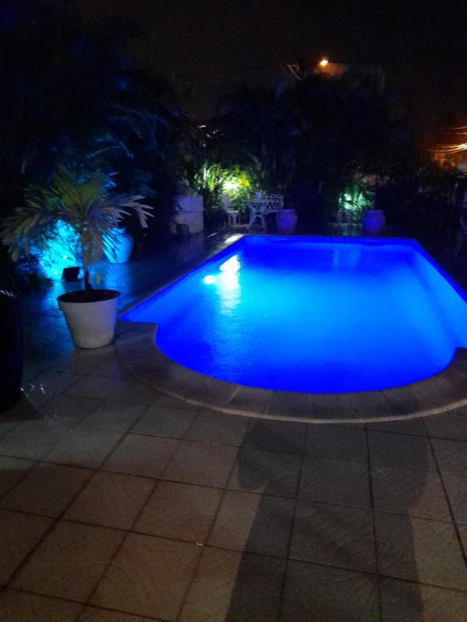 Coquet F2 Climatise Avec Piscine Au Lamentin Le Lamentin Exterior foto