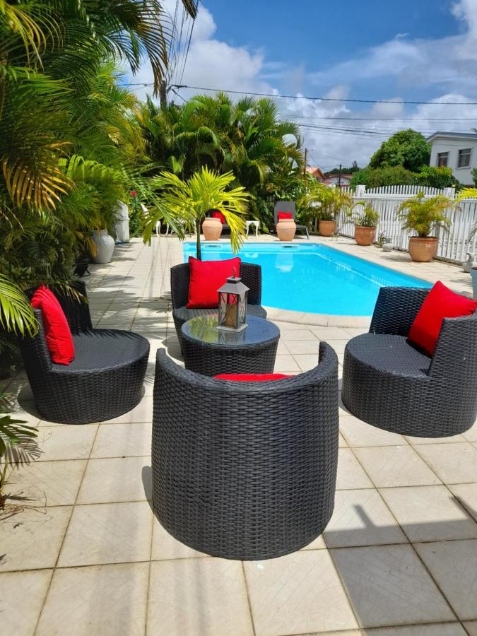Coquet F2 Climatise Avec Piscine Au Lamentin Le Lamentin Exterior foto